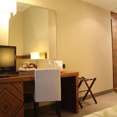 Mh Hotel Piacenza Fiera Luaran gambar