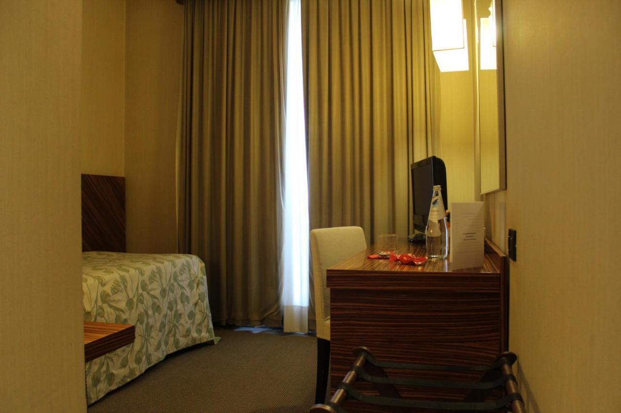 Mh Hotel Piacenza Fiera Luaran gambar