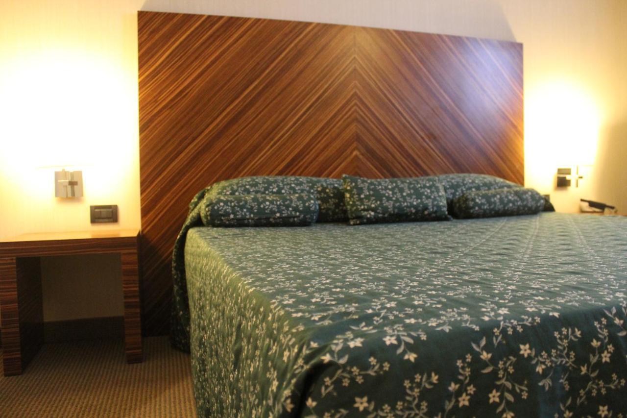 Mh Hotel Piacenza Fiera Luaran gambar