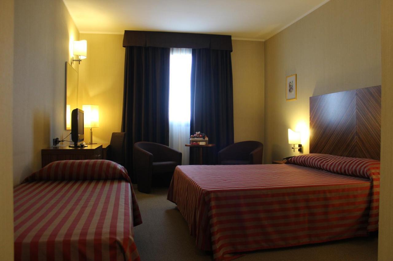 Mh Hotel Piacenza Fiera Luaran gambar