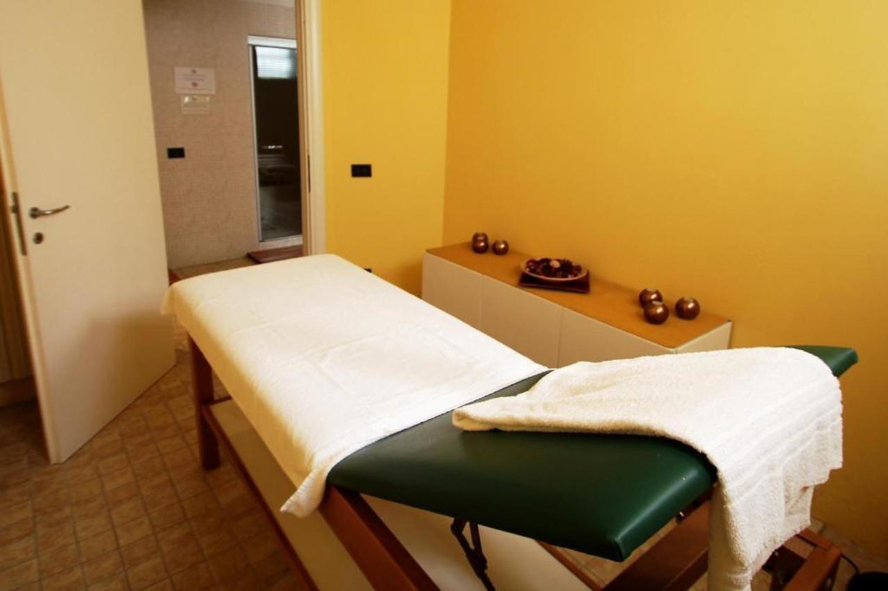 Mh Hotel Piacenza Fiera Luaran gambar
