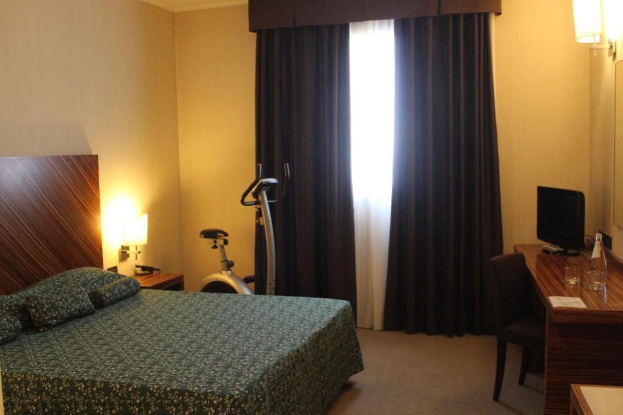 Mh Hotel Piacenza Fiera Luaran gambar
