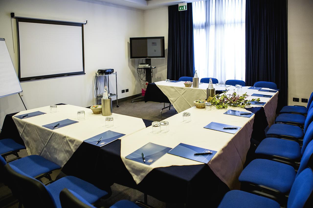 Mh Hotel Piacenza Fiera Luaran gambar