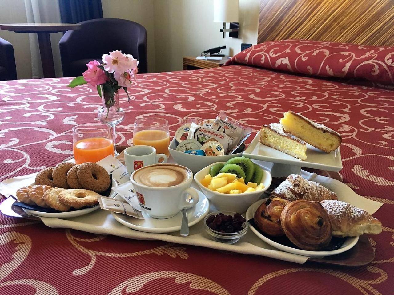 Mh Hotel Piacenza Fiera Luaran gambar