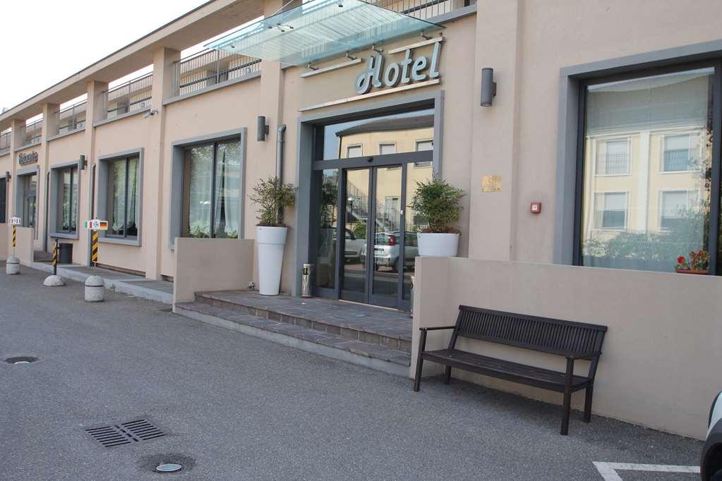 Mh Hotel Piacenza Fiera Luaran gambar